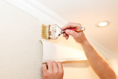 Pose de papier peint à Courcy — revêtements muraux et toiles de verre
